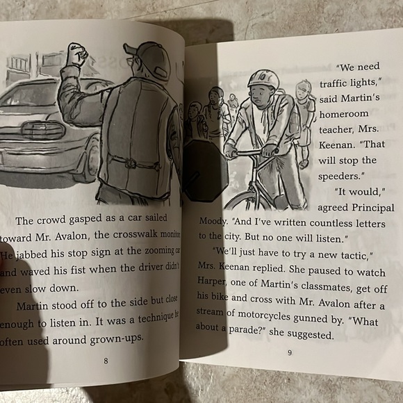 Two Pack paperback chapter book/ comic book - Picture 5 of 16